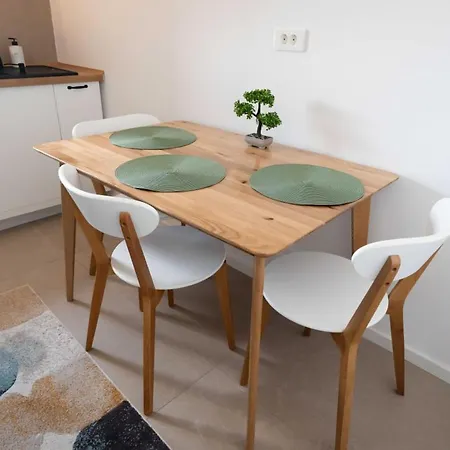 Apartament De Lux Cu 2 In Nordis - La 30 Metri De Plaja Mamaia