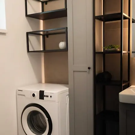 Apartament De Lux Cu 2 In Nordis - La 30 Metri De Plaja Lägenhet *